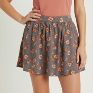 👗Final Sale Hollister Floral Skater Skirt Junior LG in Gray Y2K Feminine 90s
